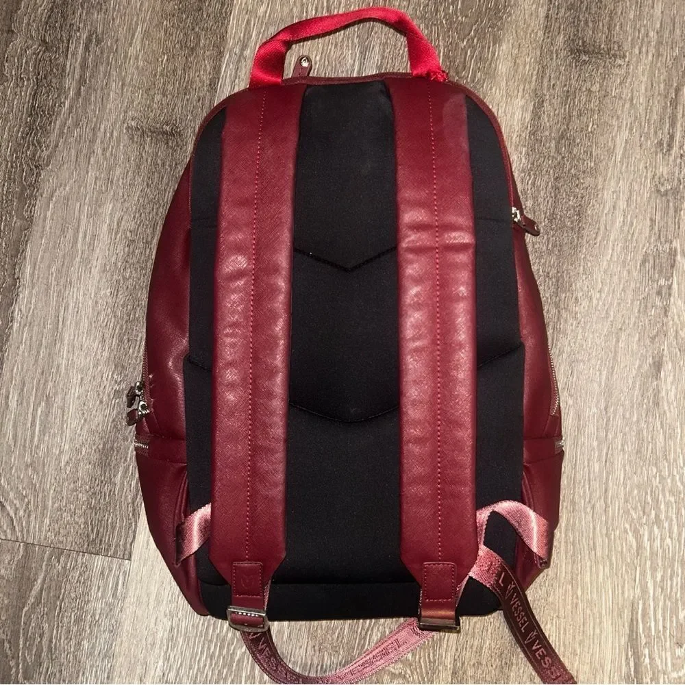 Vessel Skyline red backpack